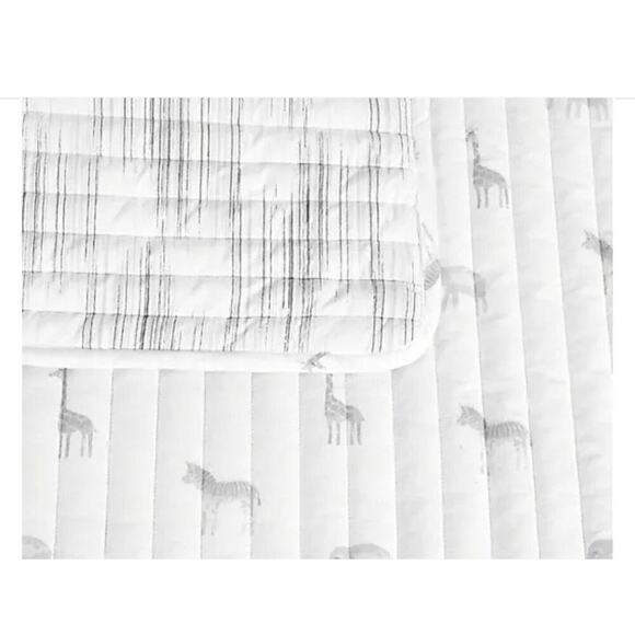 Lush Decor Baby Jungle Adventure Reversible QuiltElephant Giraffe Zebra Print - Picture 2 of 5